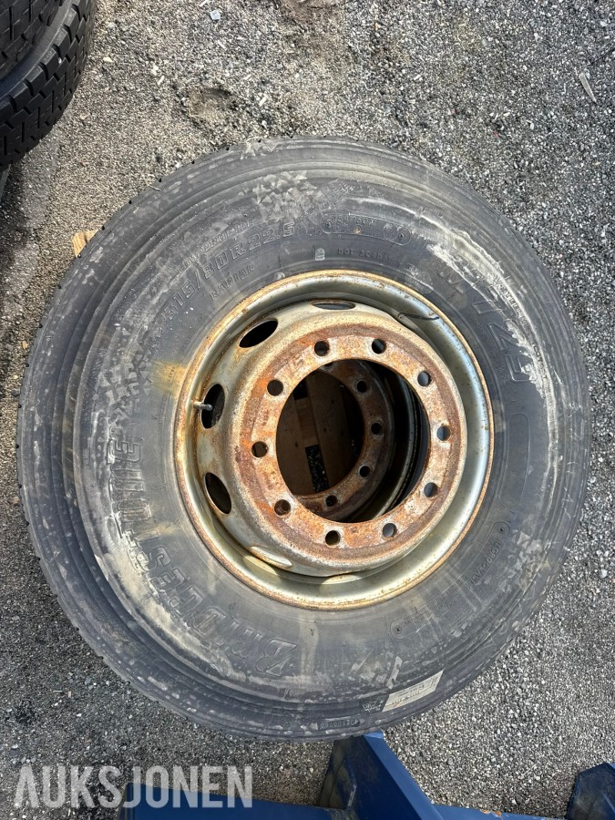 13 stk lastebildekk m / felg 315/80 R22.5 