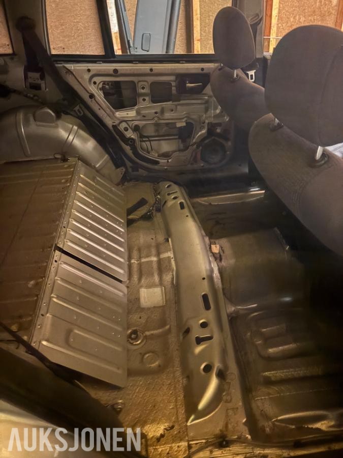 2001 Opel Omega 2.2 Bensin 144hk Hengerfeste