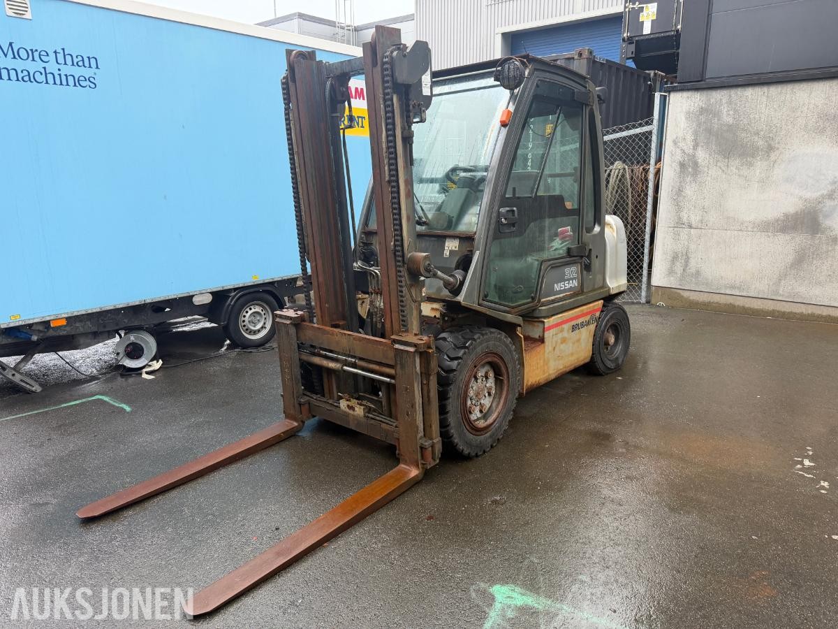 2005 Nissan FGD02A320 Gaffeltruck, 3200 kg, reparasjonsobjekt