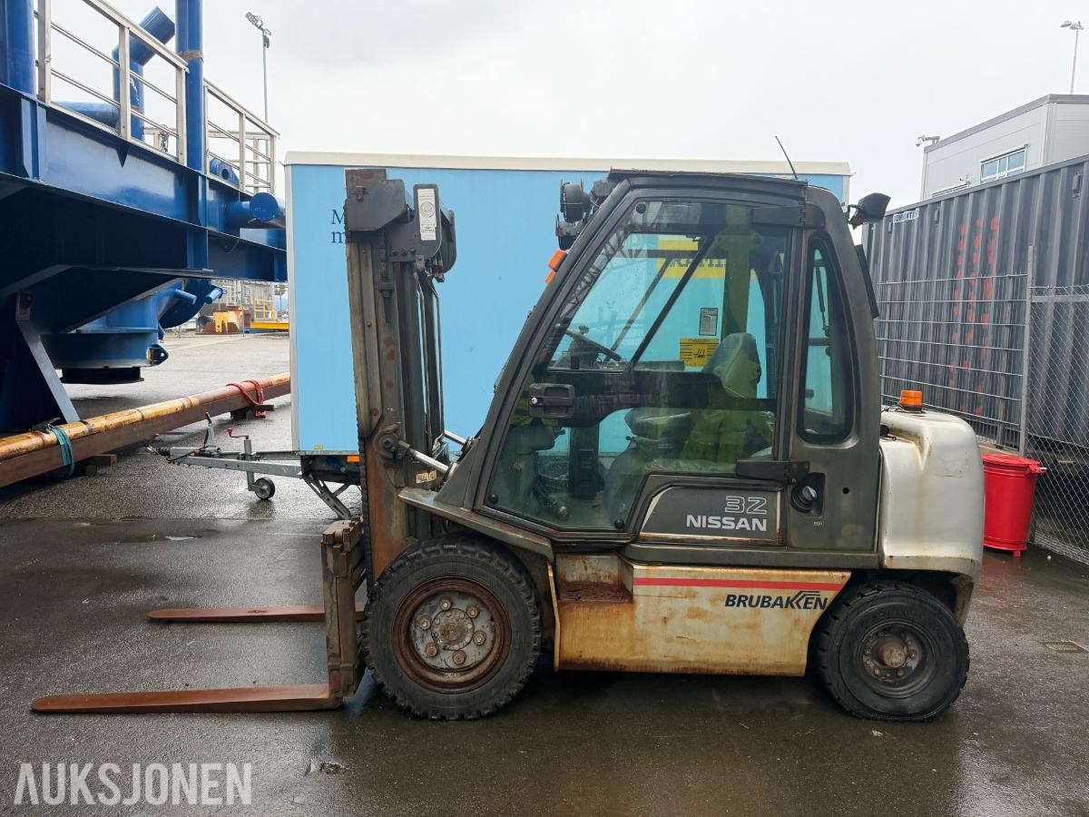 2005 Nissan FGD02A320 Gaffeltruck, 3200 kg, reparasjonsobjekt