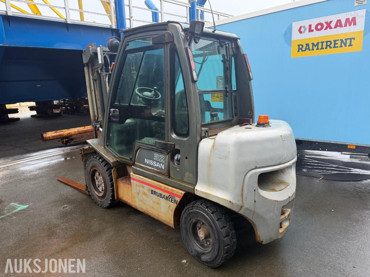 2005 Nissan FGD02A320 Gaffeltruck, 3200 kg, reparasjonsobjekt