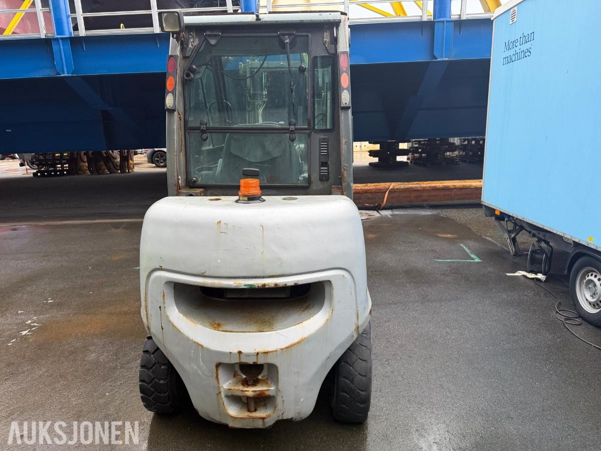 2005 Nissan FGD02A320 Gaffeltruck, 3200 kg, reparasjonsobjekt