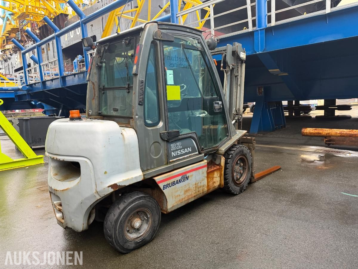 2005 Nissan FGD02A320 Gaffeltruck, 3200 kg, reparasjonsobjekt