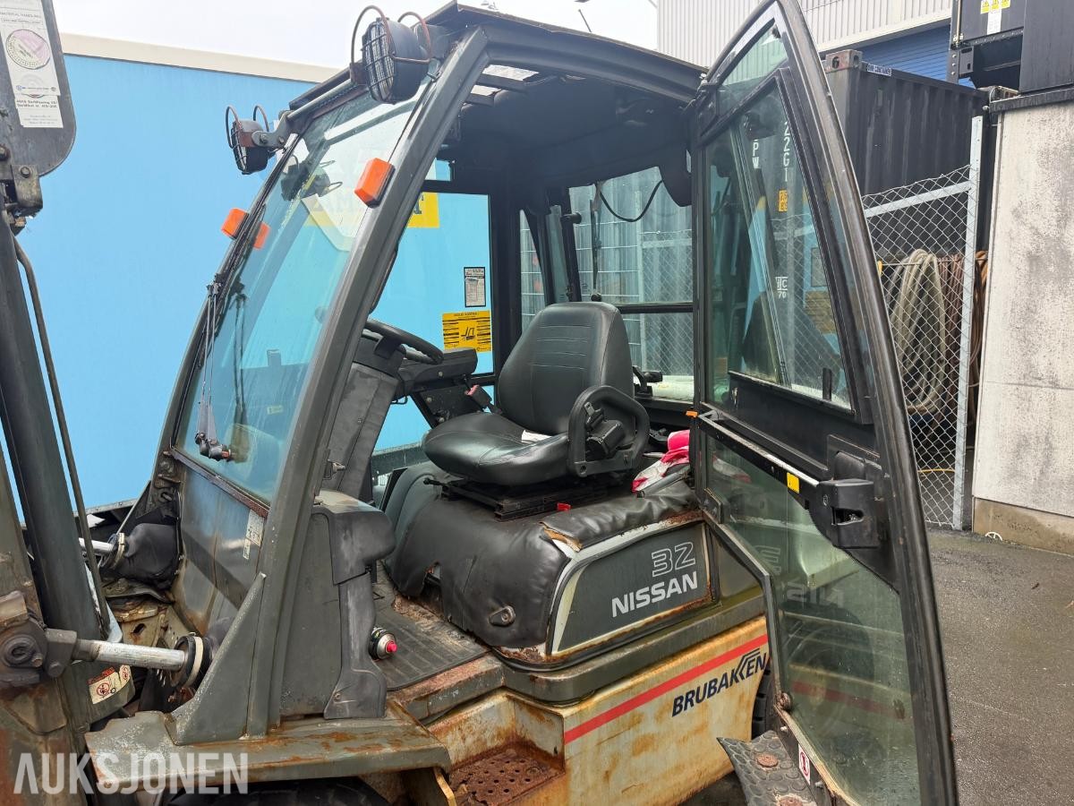 2005 Nissan FGD02A320 Gaffeltruck, 3200 kg, reparasjonsobjekt