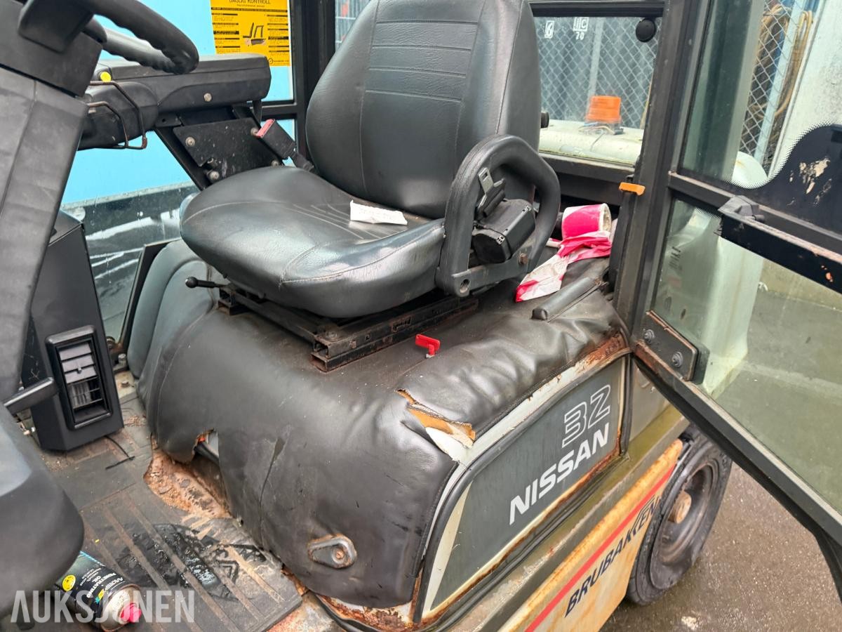 2005 Nissan FGD02A320 Gaffeltruck, 3200 kg, reparasjonsobjekt
