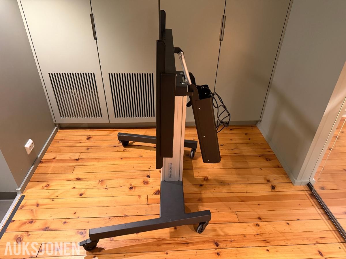 2023 Neomounts PLASMA-M2500TSILVER motorisert TV-/skjermstativ