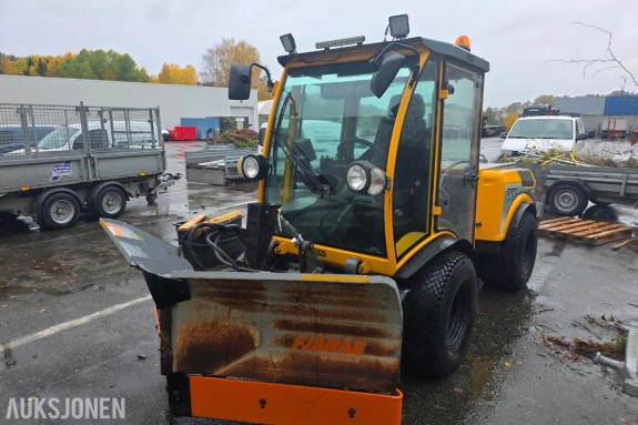 2006 Belos Trans Giant TG redskapsbærer med plog og strøkasse, 3 337 t