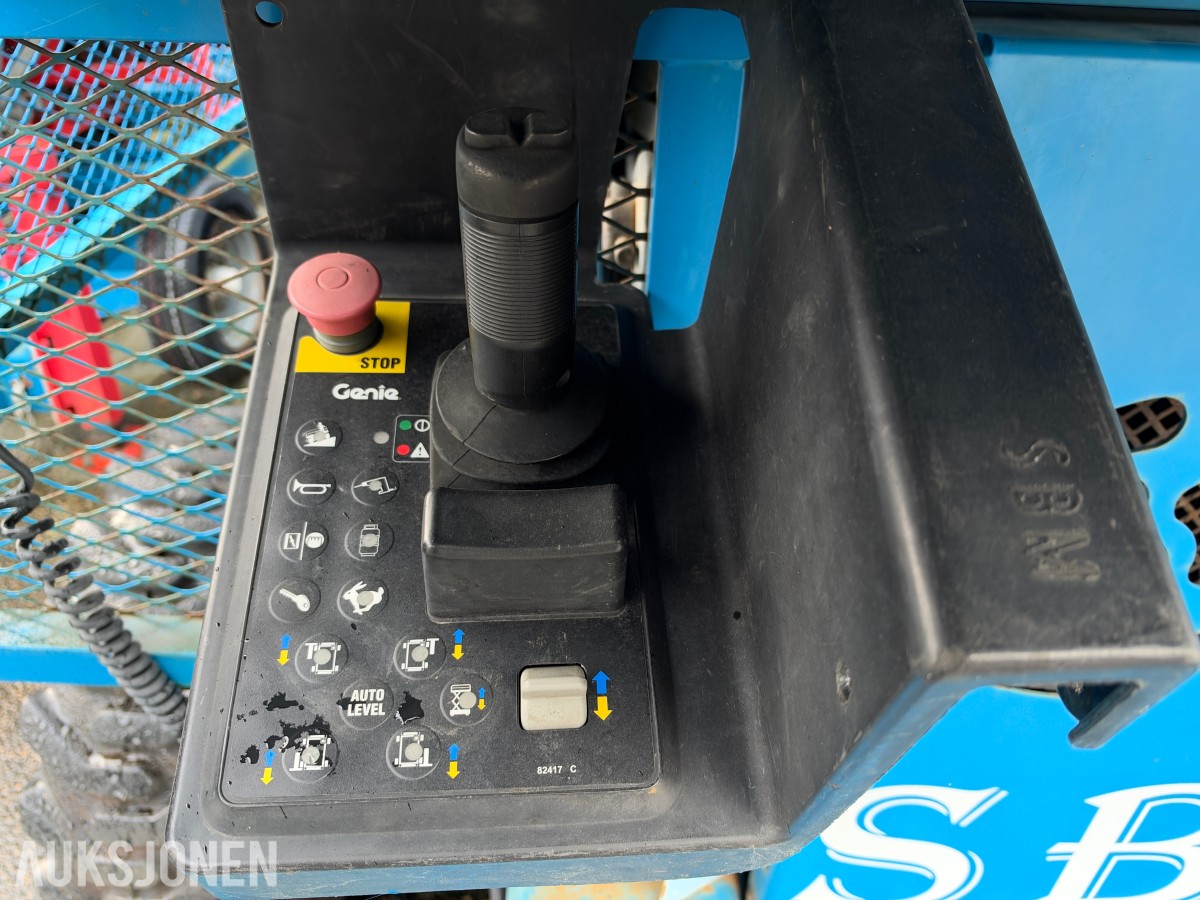 2008 Genie GS-3384 RT - terrenggående sakselift - 4x4