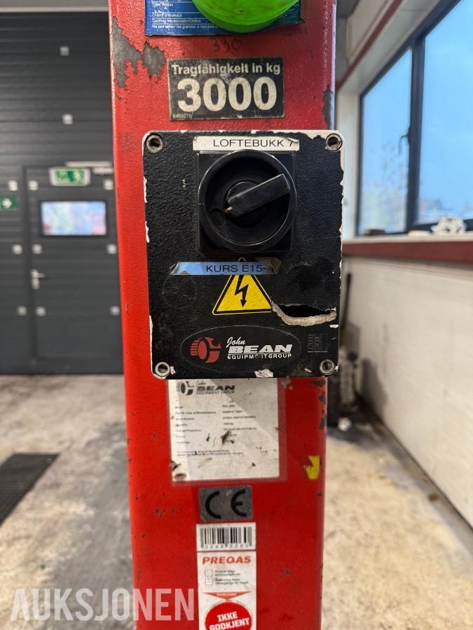2005 John Bean SOL 3000 - 2 stk tosøylede løftebukker