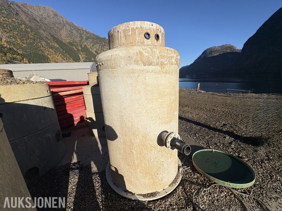 2022 Pumpestasjon / pumpekum med 2 pumper og rørsystem