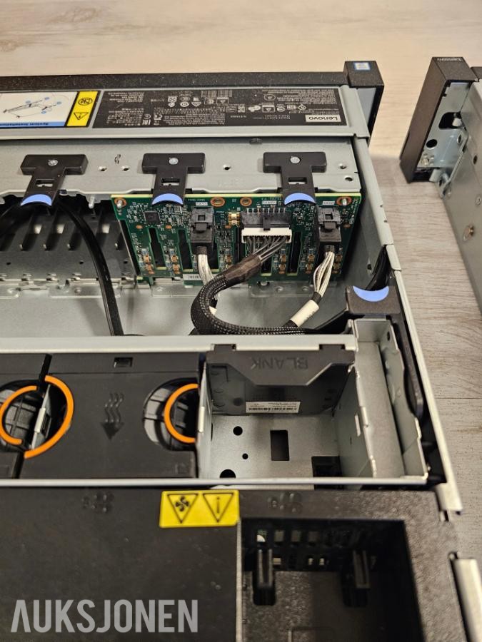 Lenovo Rackserver SR650 2U 7X06