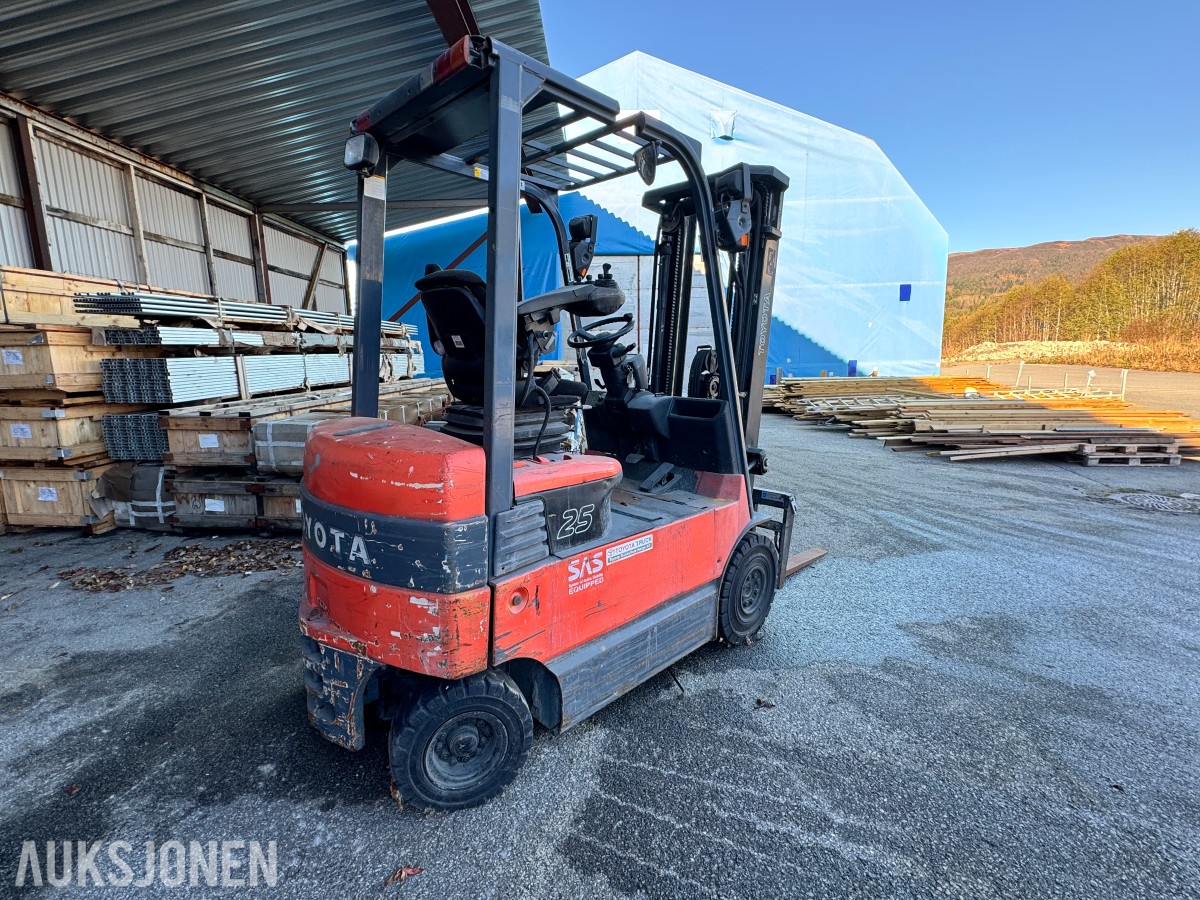 2007 Toyota 7FBMF25 elektrisk motvektstruck - delemaskin