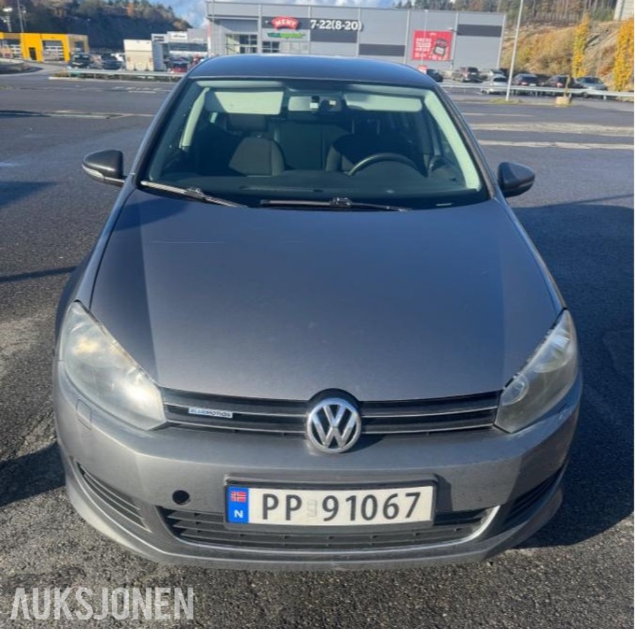 2010 Volkswagen Golf 1.6 105hk manuell eu ok 09.2028