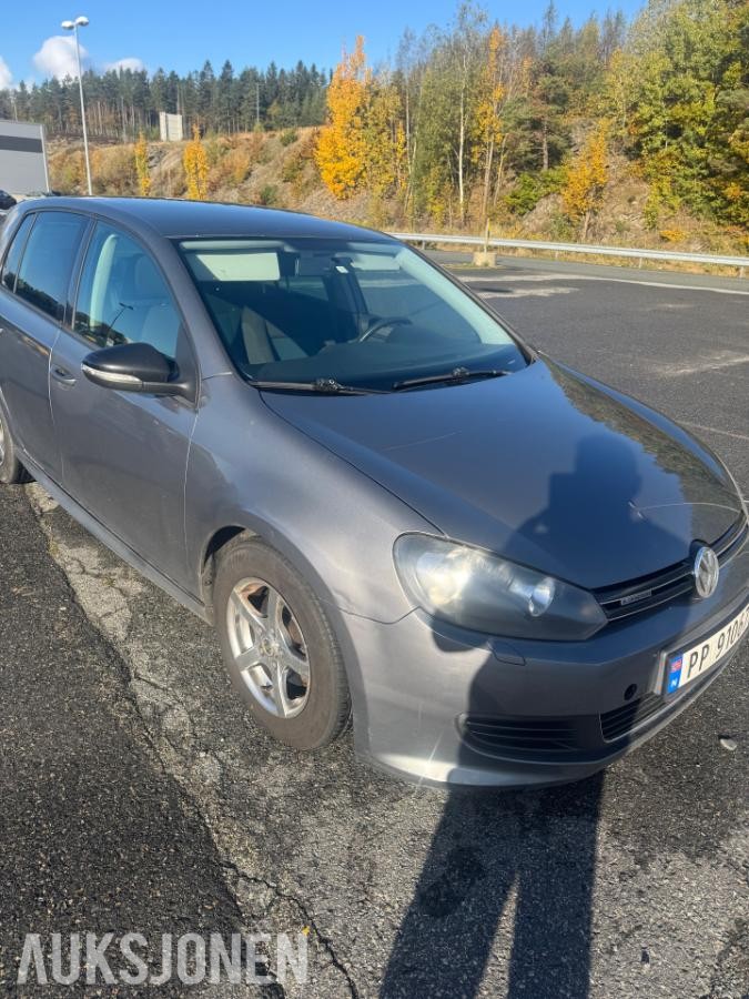 2010 Volkswagen Golf 1.6 105hk manuell eu ok 09.2028
