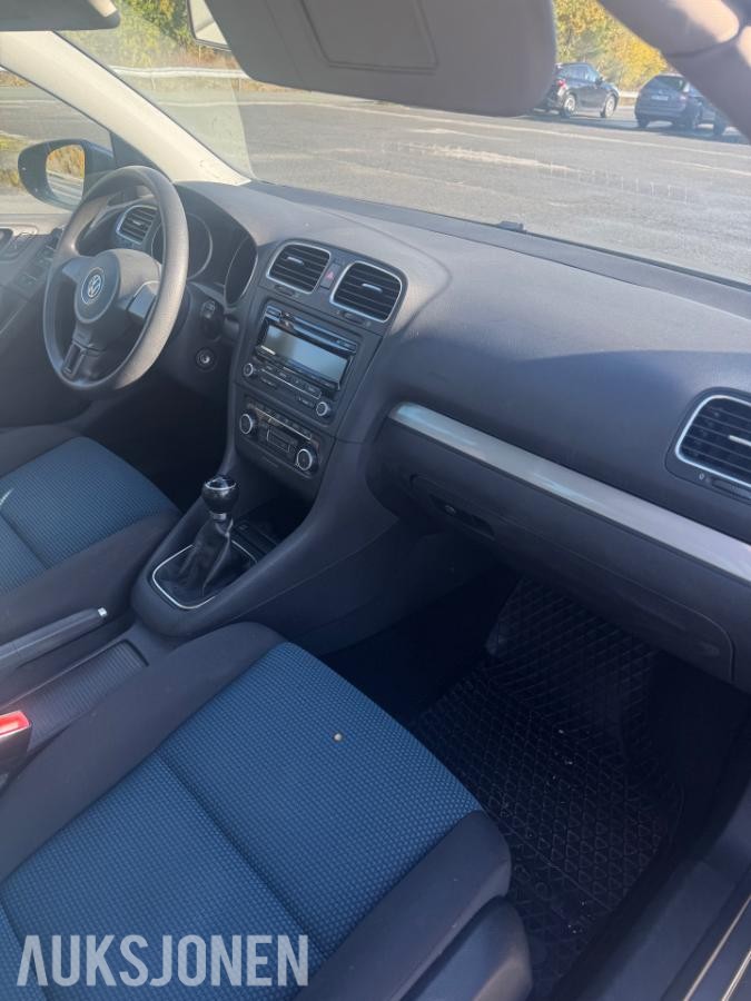 2010 Volkswagen Golf 1.6 105hk manuell eu ok 09.2028