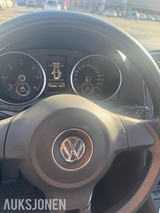 2010 Volkswagen Golf 1.6 105hk manuell eu ok 09.2028