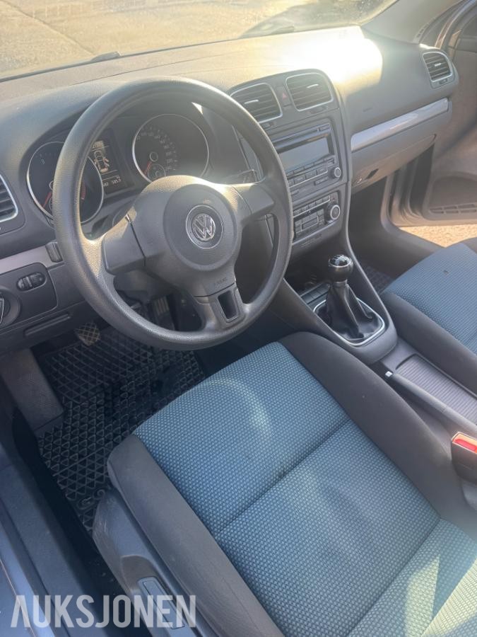 2010 Volkswagen Golf 1.6 105hk manuell eu ok 09.2028