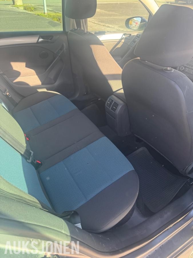 2010 Volkswagen Golf 1.6 105hk manuell eu ok 09.2028