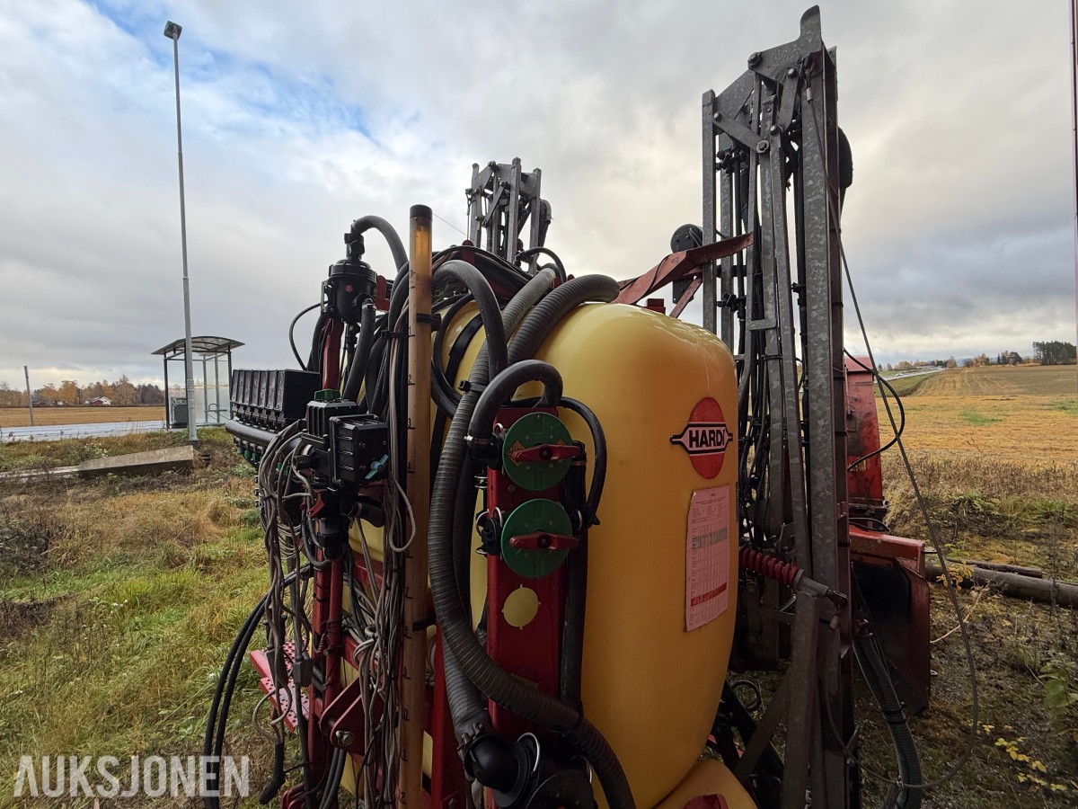1999 Hardi Åkersprøyte - 1200l - 15m sprøytebredde