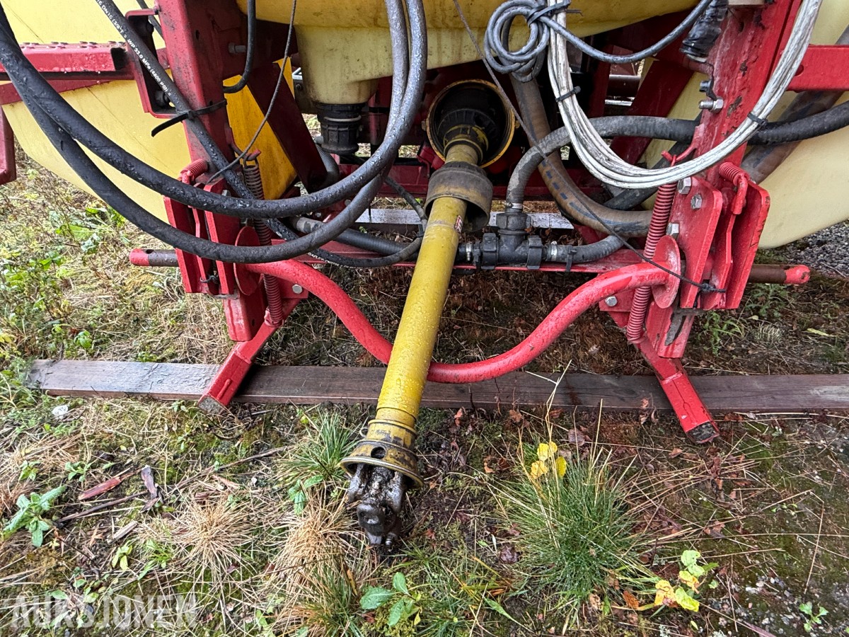 1999 Hardi Åkersprøyte - 1200l - 15m sprøytebredde