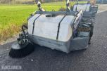 Holms 300-2.2 feiemaskin med vanntank og sidekost