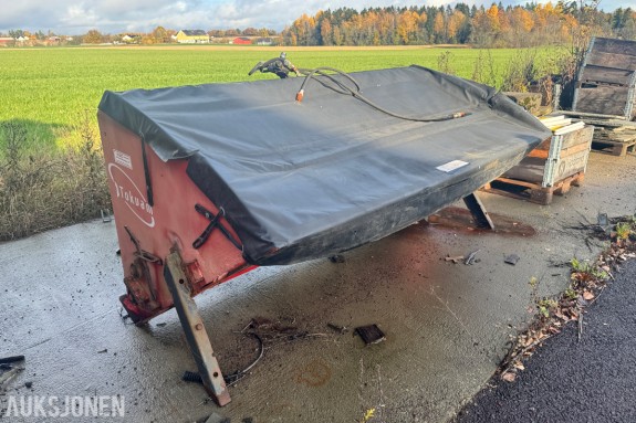 Tokvam SMA 1600 strøkasse med stativ