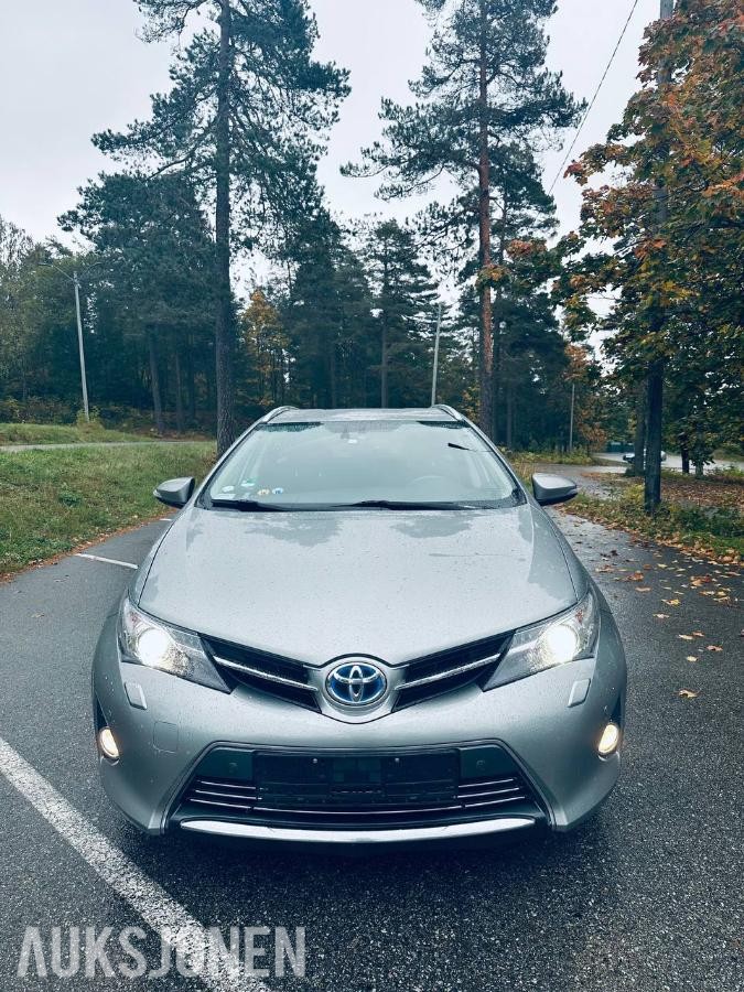2014 Toyota Auris 1.8 136HK HYBRID NAVI CRUISE DELSKINN 