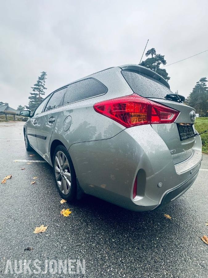 2014 Toyota Auris 1.8 136HK HYBRID NAVI CRUISE DELSKINN 
