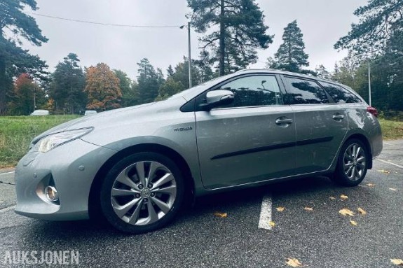 2014 Toyota Auris 1.8 136HK HYBRID NAVI CRUISE DELSKINN 