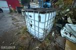 1000 liters IBC-tank med pumpeanlegg, trykktank og slanger 