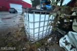 1000 liters IBC-tank med pumpeanlegg, trykktank og slanger 