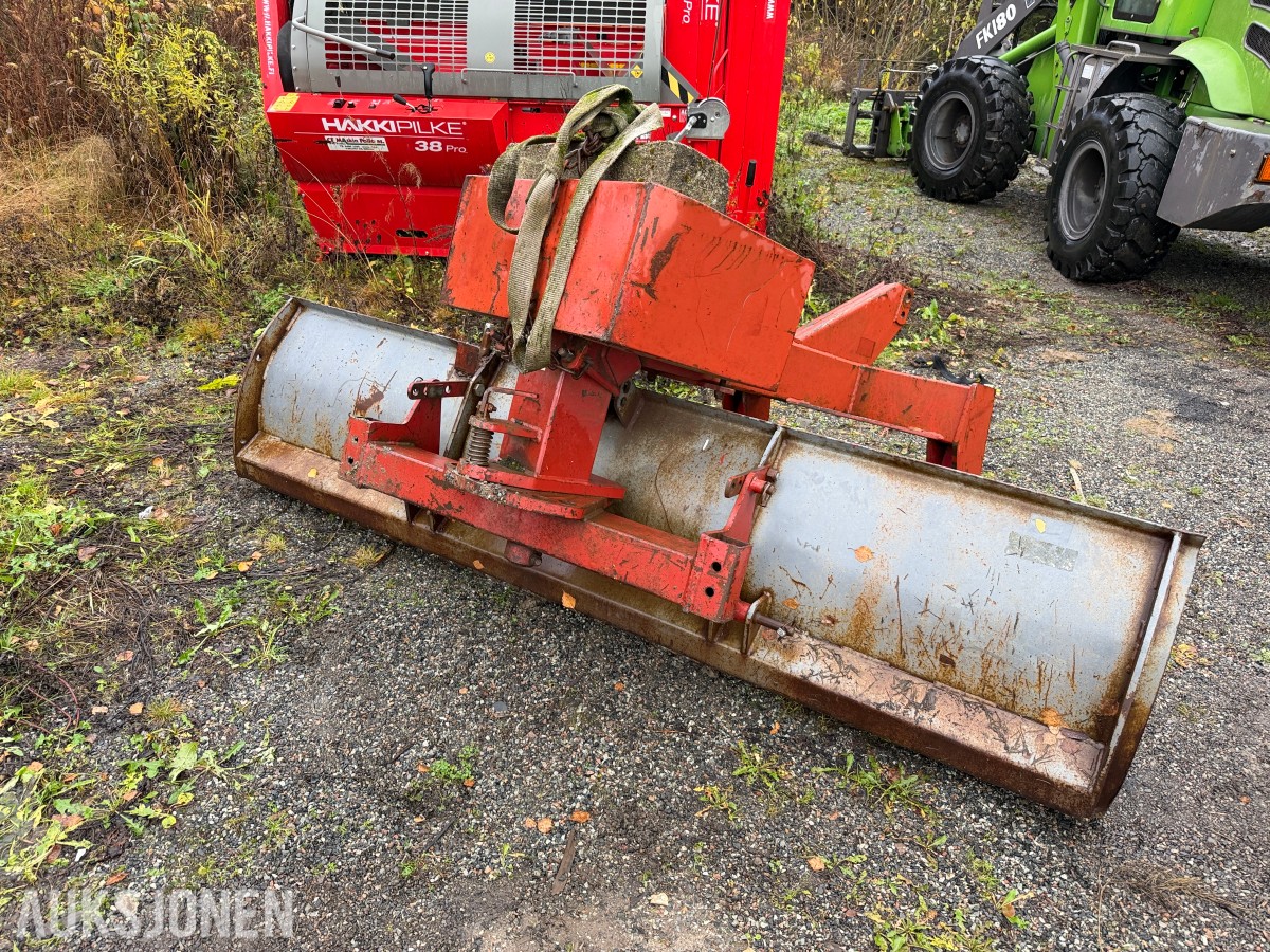 Bakmontert skjær/skrape B 245cm - 3 pkt feste