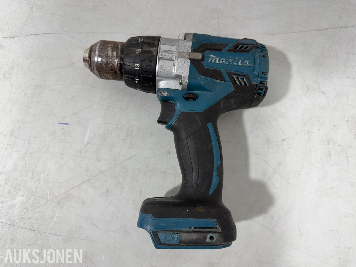 Makita verktøypakke med 5 maskiner, radio, lykt, batterier og lader