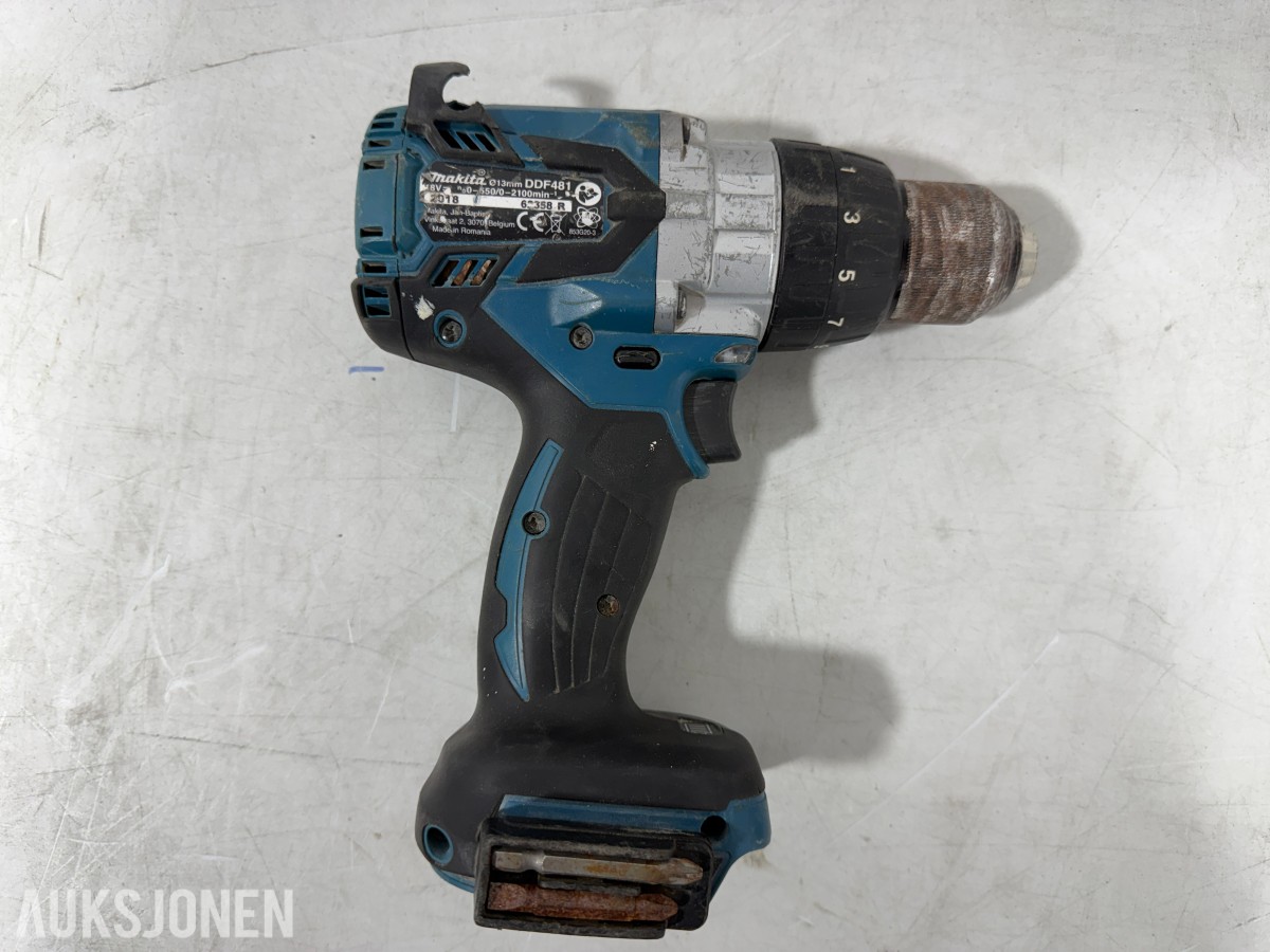 Makita verktøypakke med 5 maskiner, radio, lykt, batterier og lader