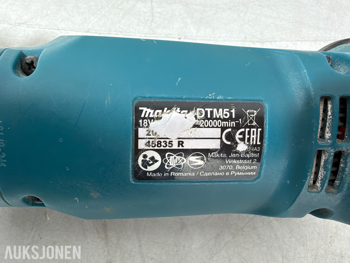 Makita verktøypakke med 5 maskiner, radio, lykt, batterier og lader
