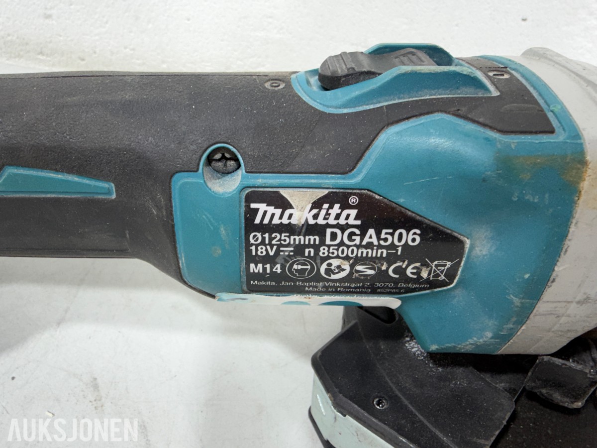 Makita verktøypakke med 5 maskiner, radio, lykt, batterier og lader