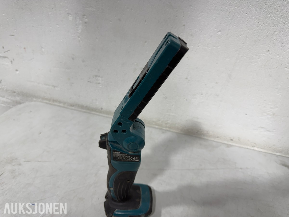 Makita verktøypakke med 5 maskiner, radio, lykt, batterier og lader