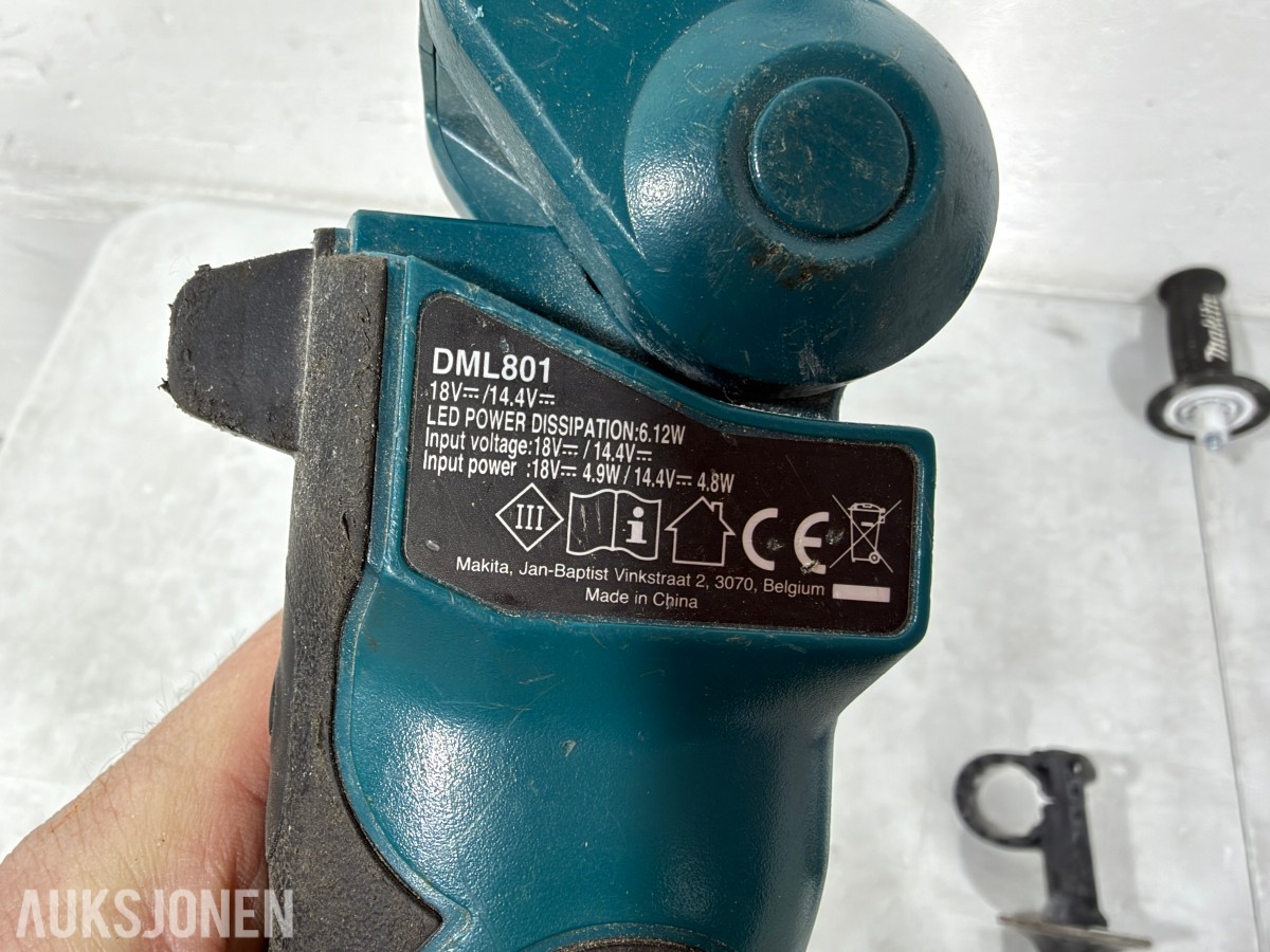 Makita verktøypakke med 5 maskiner, radio, lykt, batterier og lader