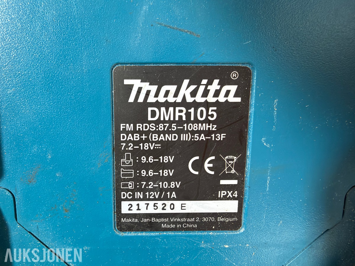 Makita verktøypakke med 5 maskiner, radio, lykt, batterier og lader
