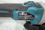Makita verktøypakke med 5 maskiner, radio, lykt, batterier og lader
