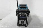 Makita verktøypakke med 5 maskiner, radio, lykt, batterier og lader