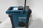 Makita verktøypakke med 5 maskiner, radio, lykt, batterier og lader