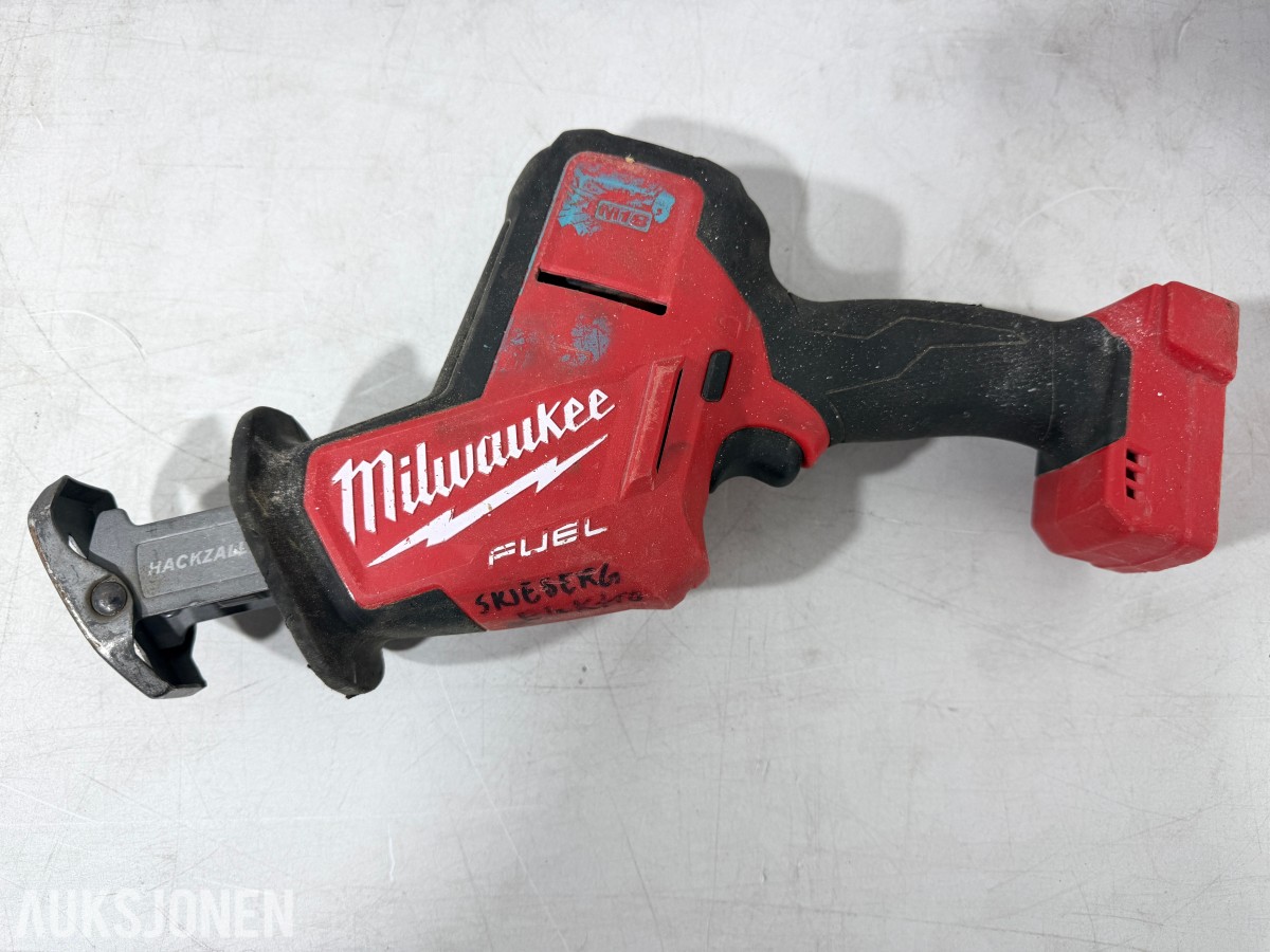 Parti Milwaukee M18/M12 elektroverktøy med batterier, ladere og arbeidslys