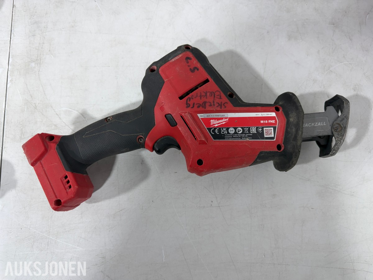 Parti Milwaukee M18/M12 elektroverktøy med batterier, ladere og arbeidslys