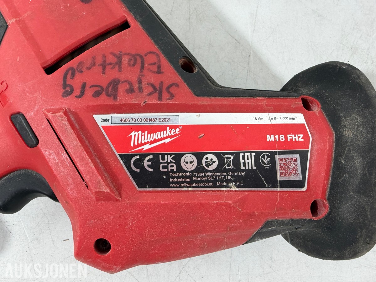 Parti Milwaukee M18/M12 elektroverktøy med batterier, ladere og arbeidslys