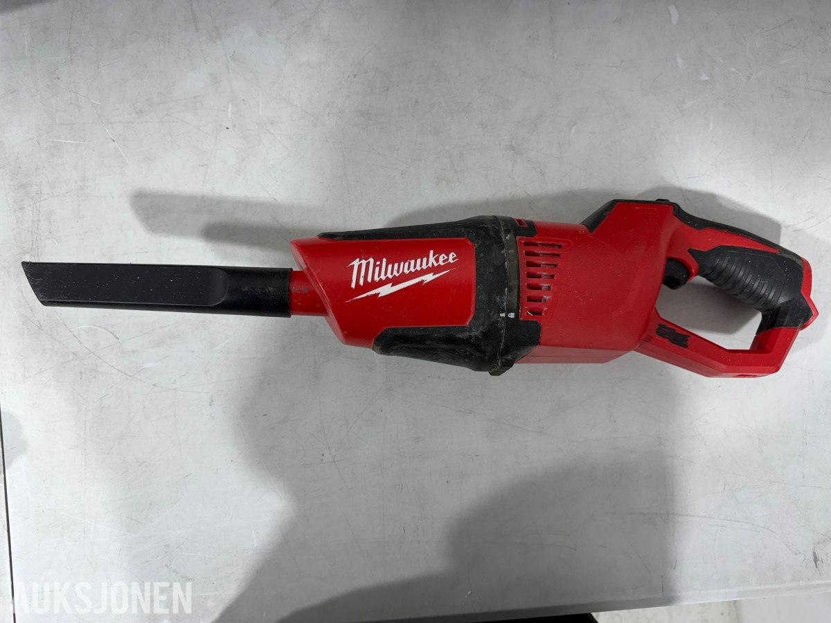 Parti Milwaukee M18/M12 elektroverktøy med batterier, ladere og arbeidslys