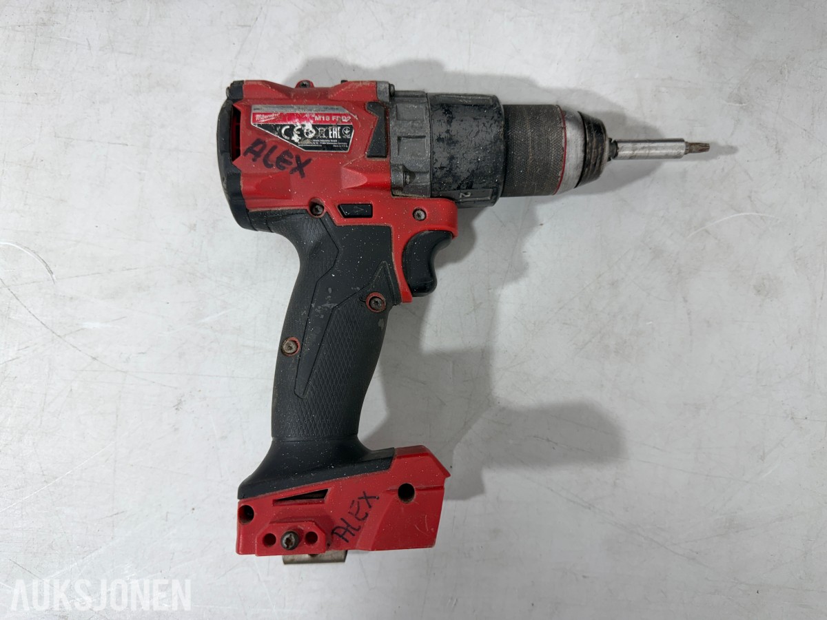 Parti Milwaukee M18/M12 elektroverktøy med batterier, ladere og arbeidslys