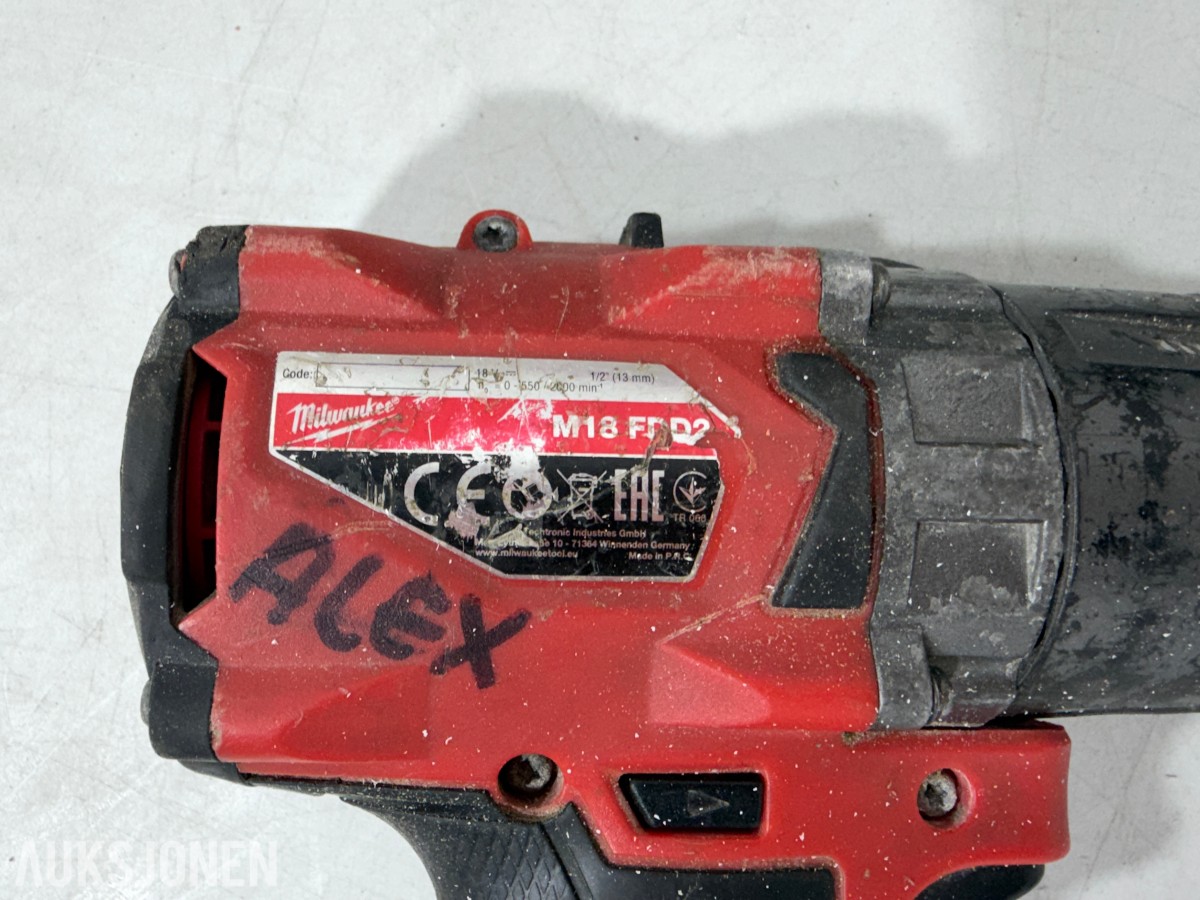 Parti Milwaukee M18/M12 elektroverktøy med batterier, ladere og arbeidslys
