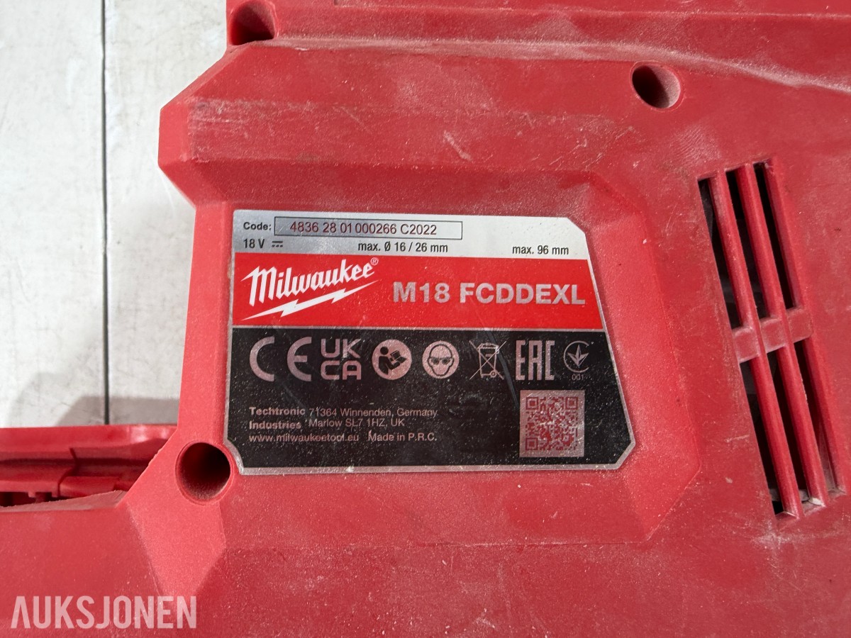 Parti Milwaukee M18/M12 elektroverktøy med batterier, ladere og arbeidslys