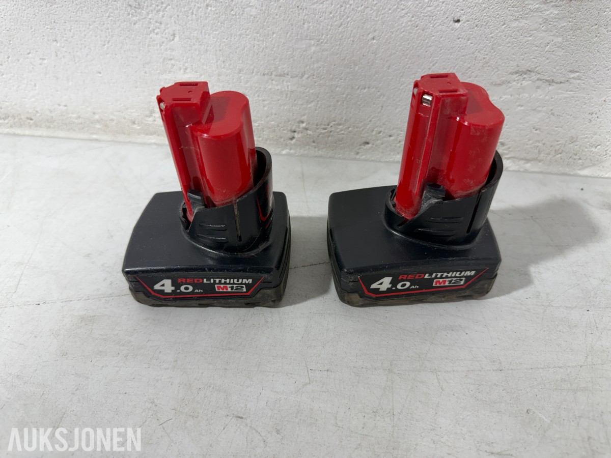 Parti Milwaukee M18/M12 elektroverktøy med batterier, ladere og arbeidslys